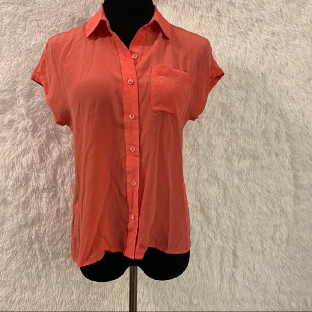 Tommy Bahama Woman’s Pink Button Down Collard Short Sleeve Shirt